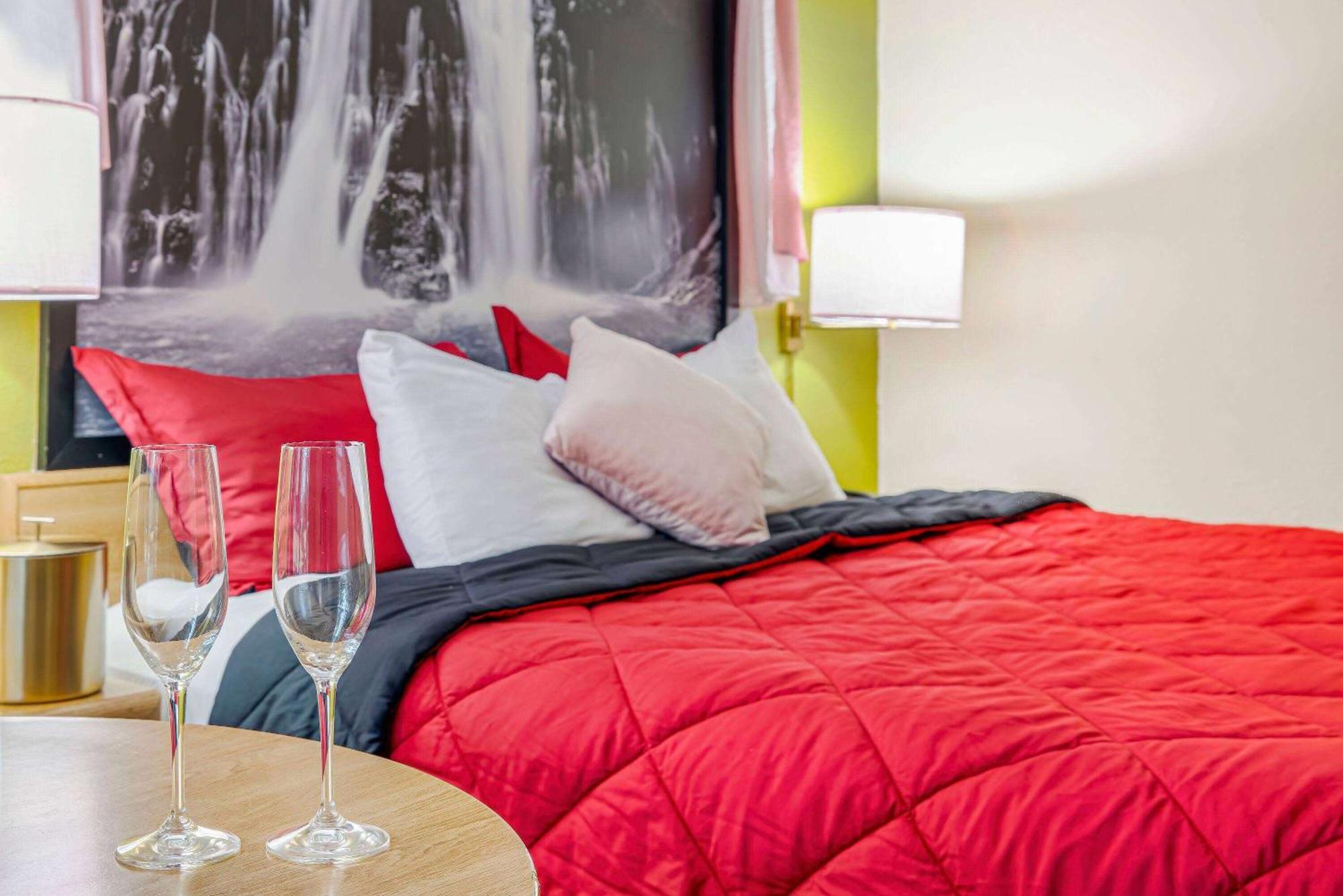 Super 8 By Wyndham Auburn Hotell Eksteriør bilde